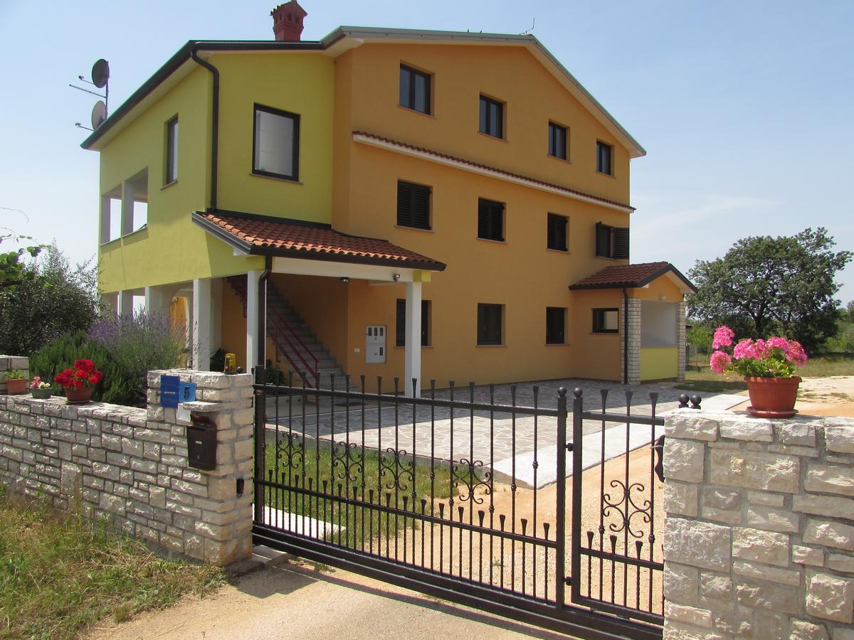 Apartments Goga Umag Eksteriør billede